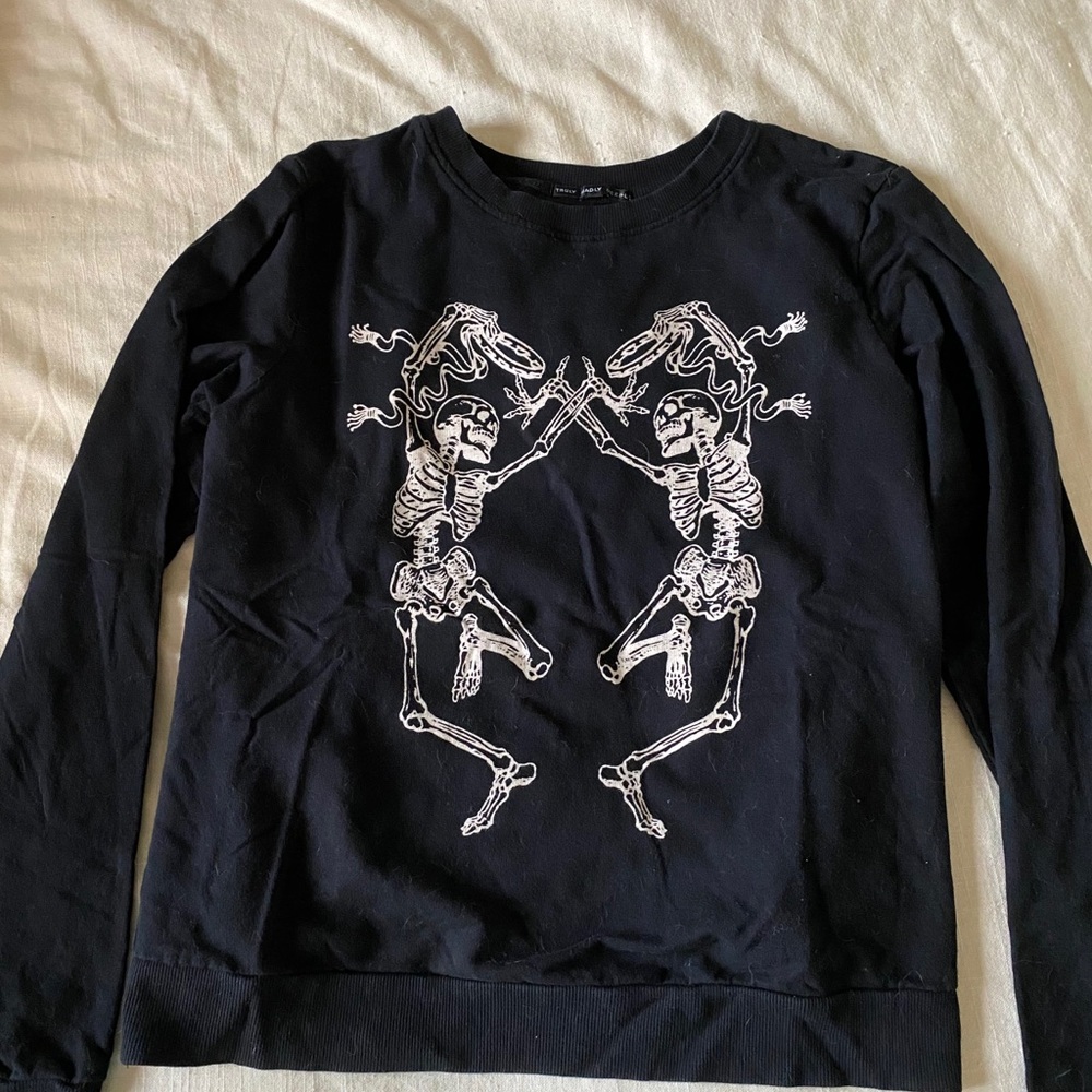 Truly Madly Deeply Open Back Sweater Size M